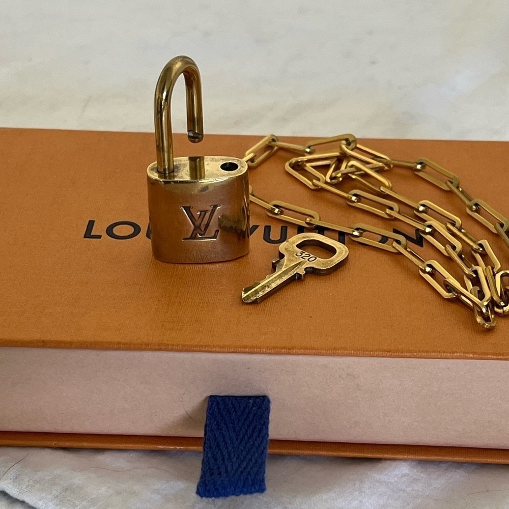 Louis Vuitton Lock & Key #320 16” Unbranded GF Necklace - Picture 8 of 14